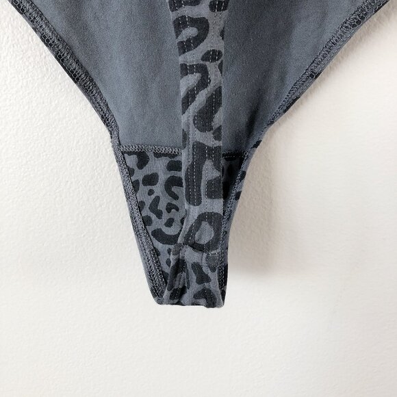 Aritzia TNA bodysuit top Large animal print tank top women’s grey black - Picture 13 of 15